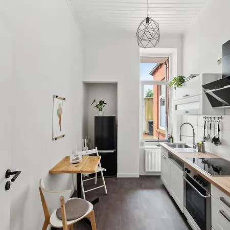 Salz&Wind Modernes Apartment In Kiel Zentral & 24H Selbst Check In Exterior photo